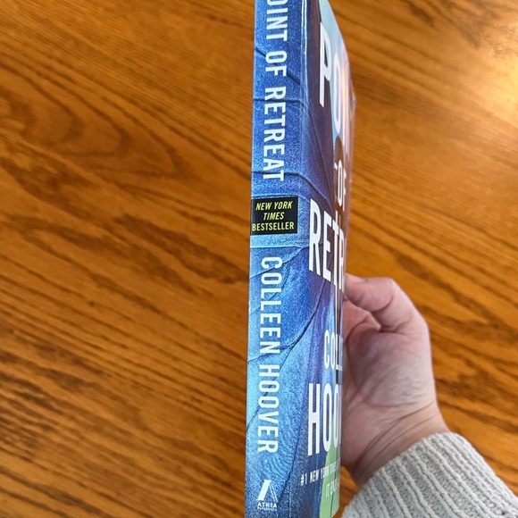 Point of Retreat by Colleen Hoover Book - Picture 3 of 4